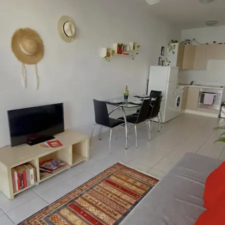 民宿 F2 2 Lovely Room, Living And Bathroom Shared , St Julians Saint Julian's